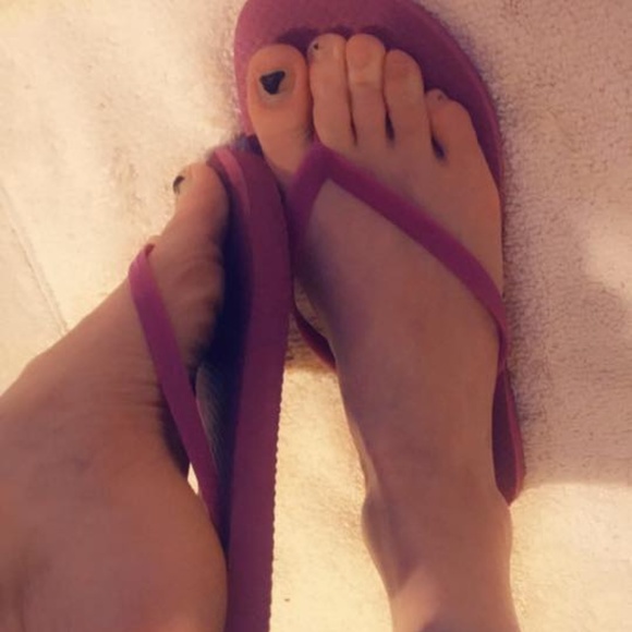 Women's worn pink flip flops, sz 8 - Picture 1 of 6